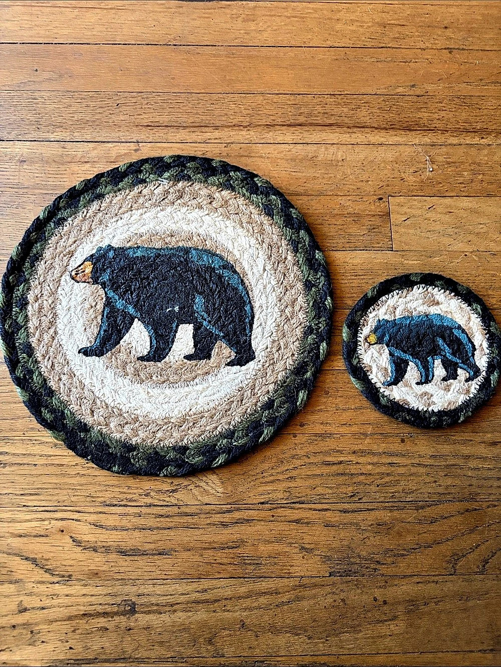 Capitol Earth Rugs Bear Scene Braided Jute Trivet and Coaster Set Rug Set of 2